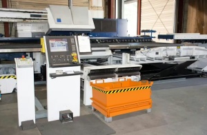 Minicontainer stivuibil cu fund basculabil 0.24mc 500kg - Bauer MSB-250 - Img 6