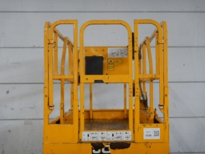Platforma foarfeca electrica 10m JCB S2646E an 2018 cu baterii noi - Img 3