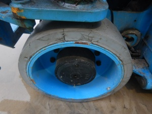 Platforma foarfeca electrica 28m Hollandlift N-265EL13 4WDS/N - 2009 - Img 4