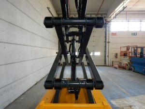 Nacela foarfeca 12m electrica Haulotte Compact 12 AE - 2023 - Img 3
