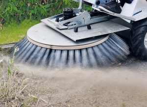 Perie radiala metalica R1000 utilaj Cleanmeleon cu circuit hidraulic