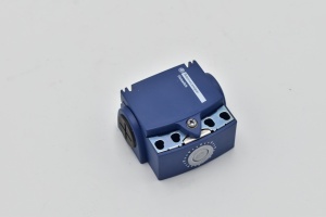 Intrerupator sfarsit de cursa TELEMECANIQUE ZCT21G11 - Img 3