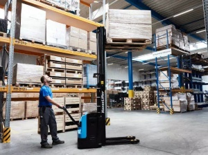 Transpalet electric cu catarg 1200kg 3000 mm - Hanselifter E-DH1230MG - Img 1