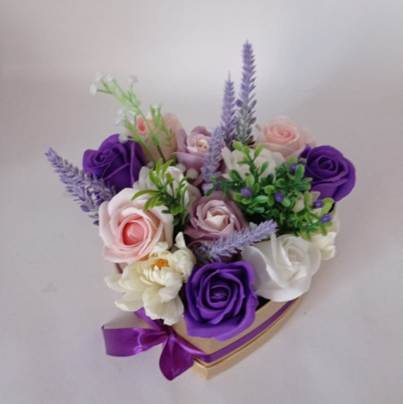 Aranjament floral, Cutie tip inima, cod AR 9