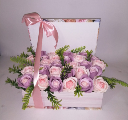 Aranjament floral, Cutie tip carte, cod AR 5