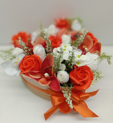Aranjament floral, Cutie Inima, cod AR 34