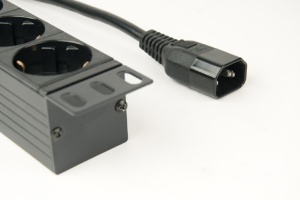 EG-PDU-014-C14 Gembird C14 Produzni kabl sa zastitom 8 uticnica 10A, PDU 1U, aluminium, 3m - Img 2