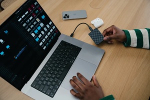 Eksterni SSD 1TB Verbatim Store 'n' Go Mini Diamond 32025 USB 3.2/USB-C - Img 2