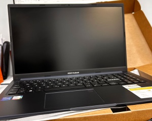 ASUS Vivobook 15 X1504VA-BQ1358 (15.6 inča FHD , i7-1355U, 16GB, SSD 1TB) laptop outlet