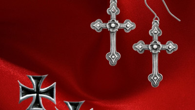 Cercei cruce – intre simbol, stil gotic si bijuterie statement