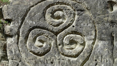 Descopera Simbolul Triskelion: Intelegerea Profunda a Semnificatiilor Sale In Cultura Celtica si in Spiritualitatea Moderna