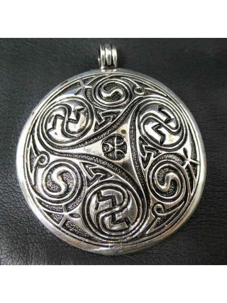 Pandantiv argint masiv Triskelion 5.7 cm