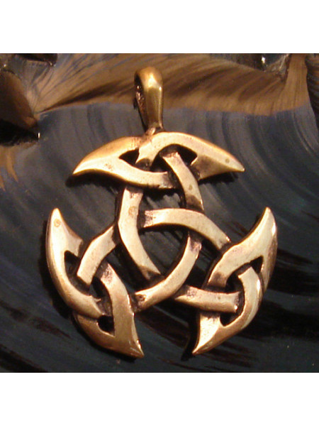 Pandantiv celtic bronz Triunghi deschis 4cm