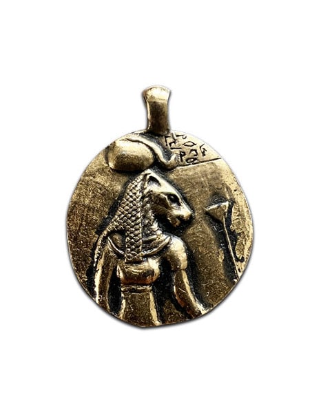 Pandantiv cu lantisor auriu Goddess Coins - Zeita Sekhmet, 2.5cm