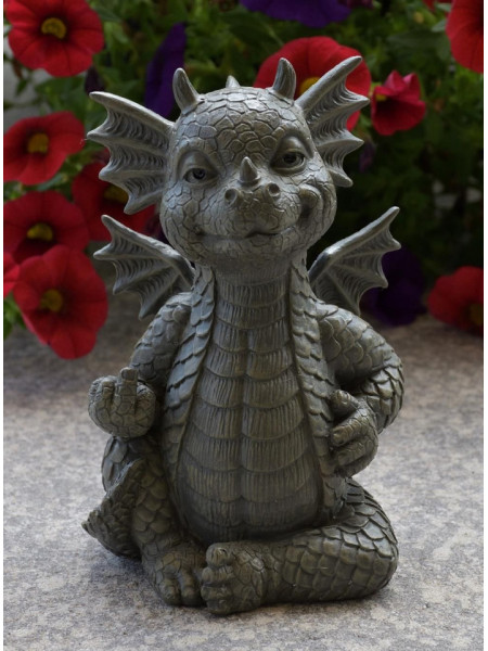 Statueta pentru gradina din rasina, in forma de dragon de culoare gri cu dimensiunea de 13,5 cm.