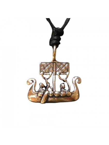 Pandnativ din bron care reprezinta o corabile vikinga