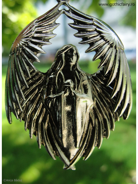 Pandantiv cu lantisor Carpe Noctum - inger gotic Ruga pentru cei cazuti, placat cu argint, 4.5 cm