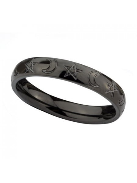 Inel din inox de culoare neagra, ce are model cu luna si stelele gravate in jurul inelului, Et Nox Germania.