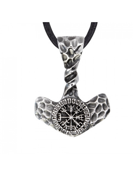 Pandantiv din argint Ciocanul lui Thor cu runa Vegvísir . Pandantivul este realizat de Et Nox Germania, din argint 925. Face parte din seria Magic and Mystic. Vine atasat unui snur negru de aprox. 50 cm.