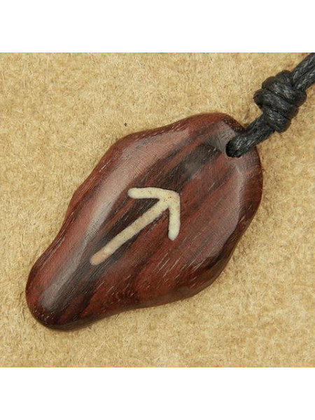 Pandantiv talisman din lemn cu runa Tiwaz