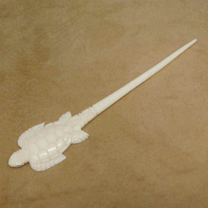 Accesoriu pentru par sculptat manual din os Broscuta 16cm - Img 2