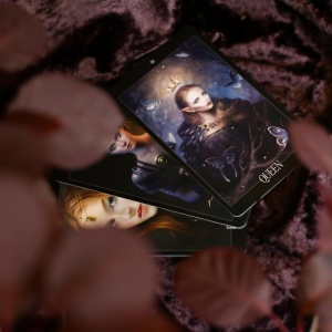 Carti Oracol The Vampire Fae – magia zanelor vampir, transformare si putere, 52 carti + ghid - Img 2