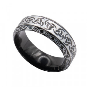 Inel otel inoxidabil negru  cu aspect antichizat Model Celtic, este creat cu migala si atentie la detalii din otel inoxidabil.