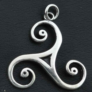 Pandantiv argint Triskelion 4.3cm