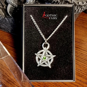 Pandantiv cu lantisor in cutie cadou Pentagrama Jewelled cu cristal verde