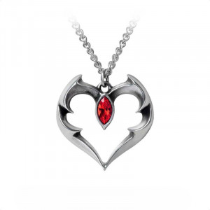 Pandantiv gotic cu lantisor si cristal rosu Alchemy England - Sarutul Vampirului