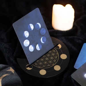Suport din lemn pentru etalarea unei carti de tarot Floarea Vietii - Img 5