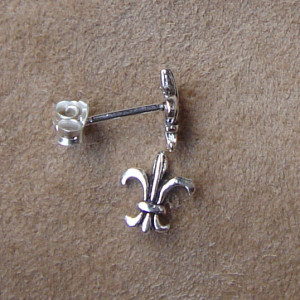 Cercei mici cu surub si tija, din argint Fleur de Lys 8mm - Img 3