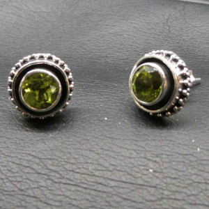 Cercei mici cu surub si tija, din argint Peridot 10mm - Img 2