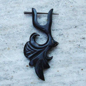 Cercel sculptat manual din corn de bivol Fantasy 5 cm - Img 2