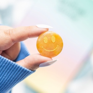 Cristal din jad galben cu smiley face in cutiuta Be Brave - Img 3