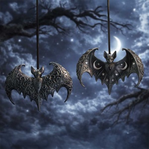 Decoratiune suspendata liliac cu luna si stele Lunar Wing 7,2 cm - House of Obscura - Img 7