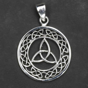 Pandantiv argint Triquetra cu Nod Celtic