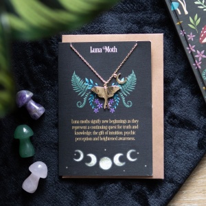 Pandantiv cu lantisor din otel inoxidabil aurit Dark Forest - Luna Moth 2.8cm - Img 4