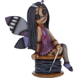 Statueta papusa Voodoo Stitchy Belle din colectia The Stitchlings – decor gotic fantasy , 11.4 cm - Img 6
