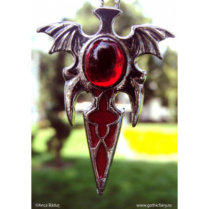 Pandantiv cu lantisor Copiii Noptii - amuleta Sange de vampir, placat cu argint, 4.2 cm
