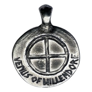Pandantiv cu lantisor Goddess Coins - Venus din Willendorf – Talisman pentru Fertilitate si Putere - Img 2