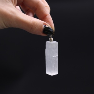 Pandantiv din Selenit, talisman pentru Purificare 5cm - Img 4