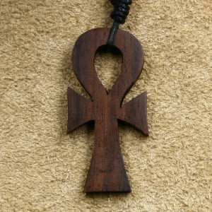 Pandantiv sculptat manual din lemn crucea egipteana Ankh 4.5 cm - Img 2