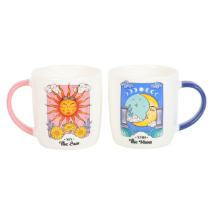 Creat pentru visatori si observatori ai stelelor, acest set de cani ceresti iti ridica ritualurile de ceai, fie ca vrei sa incepi ziua cu soarele vibrant sau sa bei o ceasca de ceai de somn linistitoare cu luna linistita.
