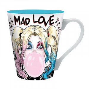 Cana din ceramica licenta DC Comics, model cu Harley Quinn Mad Love, multicolora si cu un text negru iar capacitatea este de 250 ml.