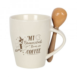 Un cadou perfect pentru Halloween, sau tot timpul anului pentru fetele ”witchy”.   Cana cu lingura My broomstick runs on coffee va transforma cafeaua sau ceaiul intr-o licoare magica iar bautul acestora intr-un ritual stravechi.