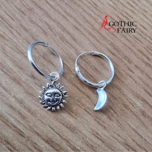 Cercei rotunzi mici asimetrici din argint Soare si Luna 12 mm