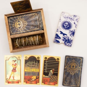Cutie din lemn pentru Tarot cu 2 compartimente si suport pentru carte, 15 cm - Img 4