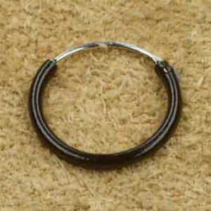 Cercel rotund din argint Tortita Neagra 12 x 1.2 mm