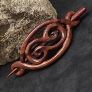 Clama de par sculptata manual din lemn, inchidere cu ac, Spirale 11 cm